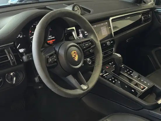 PORSCHE-MACAN-2024