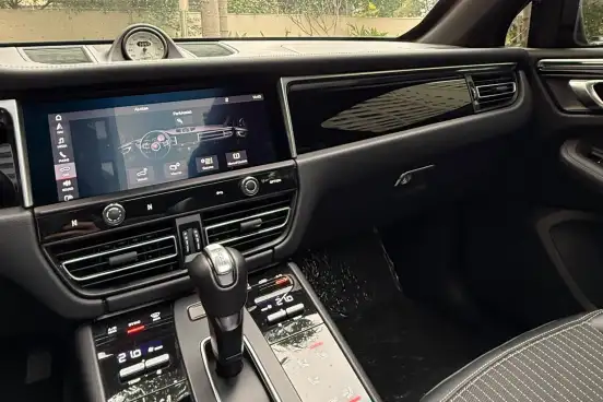 PORSCHE-MACAN-2022