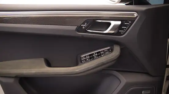 PORSCHE-MACAN-2023