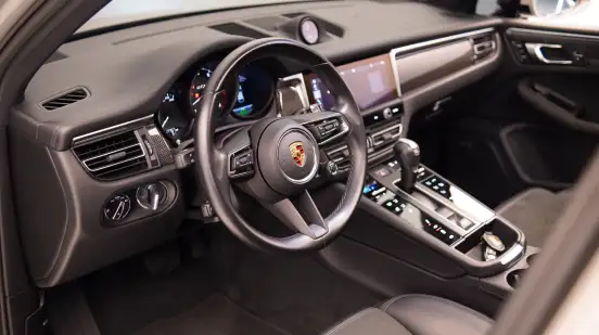 PORSCHE-MACAN-2023