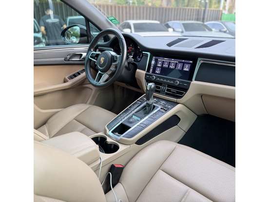 PORSCHE-MACAN-2021