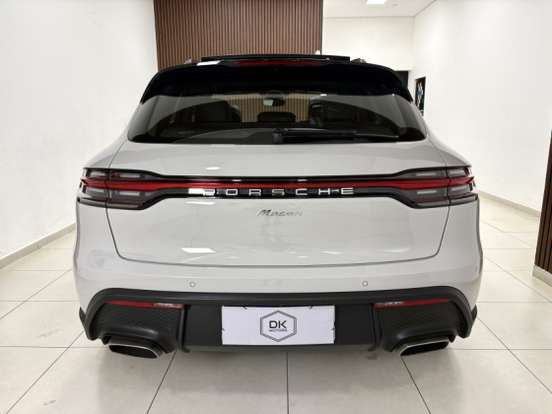 PORSCHE-MACAN-2022