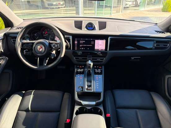 PORSCHE-MACAN-2025