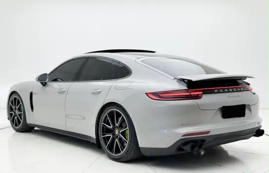 PORSCHE-PANAMERA-2020