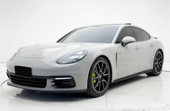 PORSCHE-PANAMERA-2020