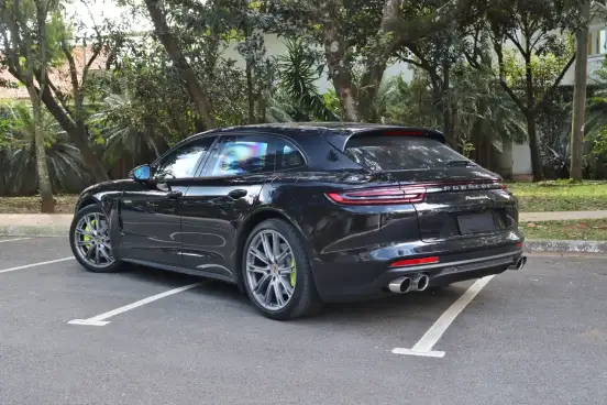 PORSCHE-PANAMERA-2019
