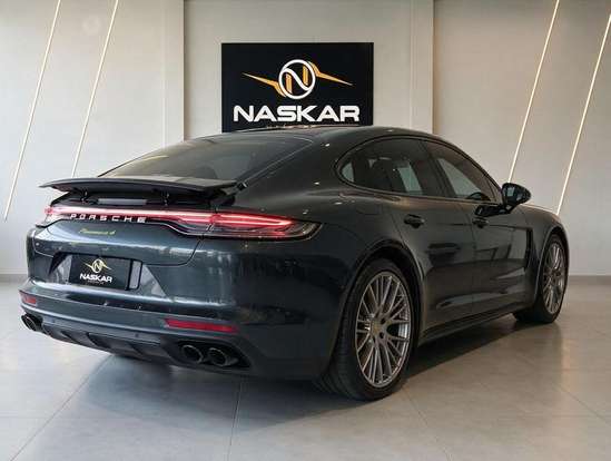PORSCHE-PANAMERA-2022