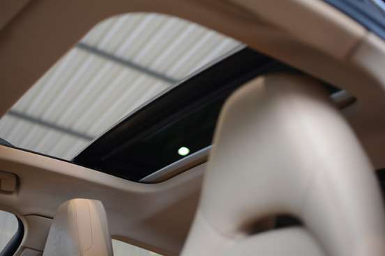 PORSCHE-PANAMERA-2023