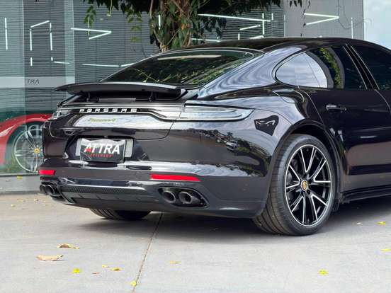 PORSCHE-PANAMERA-2023