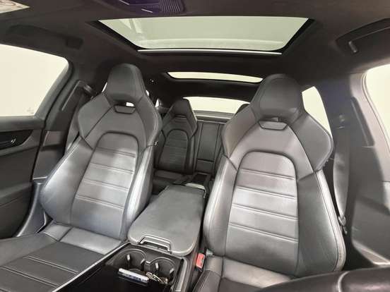 PORSCHE-PANAMERA-2024