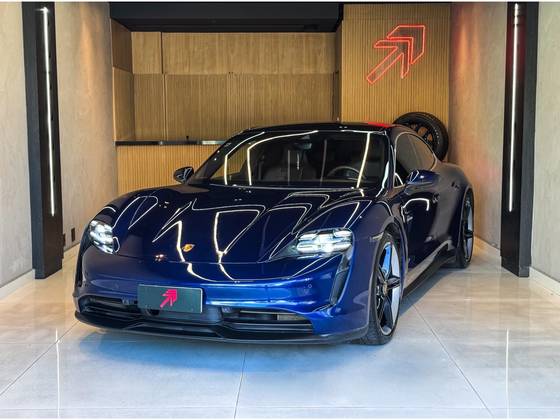 Porsche Taycan 4S Elétrico