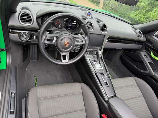 PORSCHE-718-2023