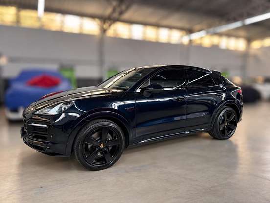 PORSCHE-CAYENNE-2022
