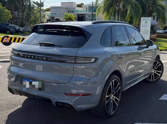 PORSCHE-CAYENNE-2024