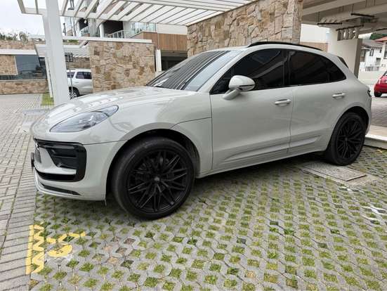 PORSCHE-MACAN-2022