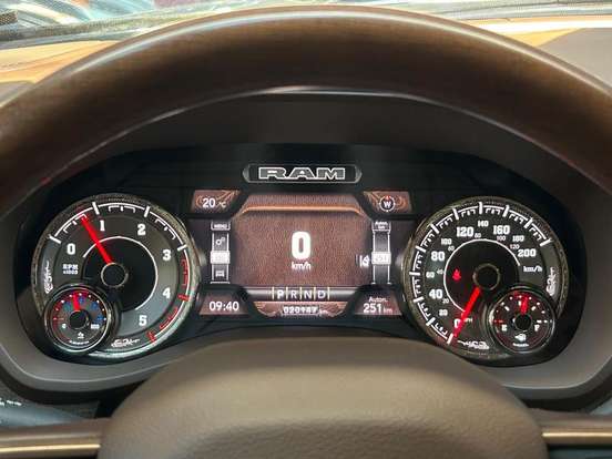 RAM-3500-6.7 I6 TURBO DIESEL LIMITED LONGHORN CD 4X4 AUTOMÁTICO RAM-3500-2022