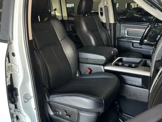 RAM-CLASSIC-5.7 V8 GASOLINA LARAMIE CD 4X4 AUTOMÁTICO RAM-CLASSIC-2022