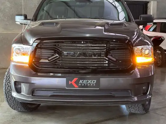 RAM-CLASSIC-5.7 V8 GASOLINA LARAMIE NIGHT EDITION CD 4X4 AUTOMÁTICO RAM-CLASSIC-2022