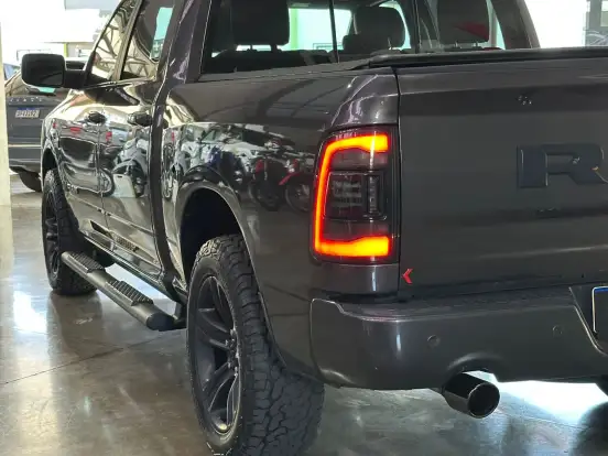 RAM-CLASSIC-5.7 V8 GASOLINA LARAMIE NIGHT EDITION CD 4X4 AUTOMÁTICO RAM-CLASSIC-2022