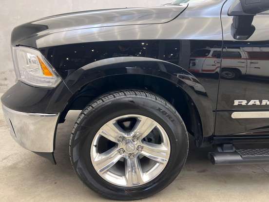 RAM-CLASSIC-5.7 V8 GASOLINA LARAMIE CD 4X4 AUTOMÁTICO RAM-CLASSIC-2023
