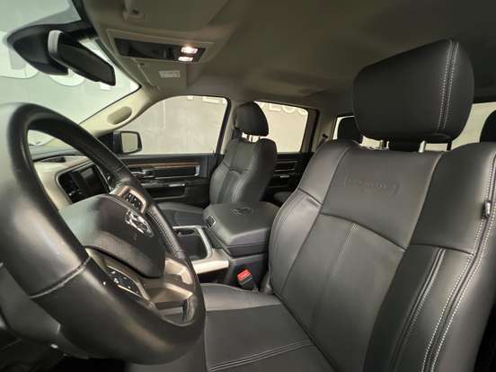 RAM-CLASSIC-5.7 V8 GASOLINA LARAMIE CD 4X4 AUTOMÁTICO RAM-CLASSIC-2023