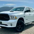 RAM CLASSIC 5.7 V8 GASOLINA LARAMIE NIGHT EDITION CD 4X4 AUTOMÁTICO RAM CLASSIC 5.7 V8 GASOLINA LARAMIE NIGHT EDITION CD 4X4 AUTOMÁTICO