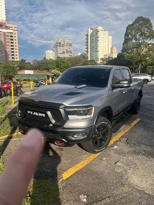 RAM 1500 5.7 V8 GASOLINA REBEL CD 4X4 AUTOMÁTICO