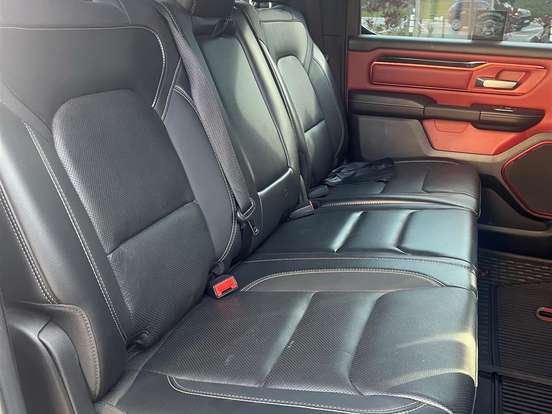 RAM-1500-5.7 V8 GASOLINA REBEL CD 4X4 AUTOMÁTICO RAM-1500-2021