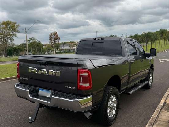 RAM-2500-6.7 I6 TURBO DIESEL LARAMIE CD 4X4 AUTOMÁTICO RAM-2500-2023