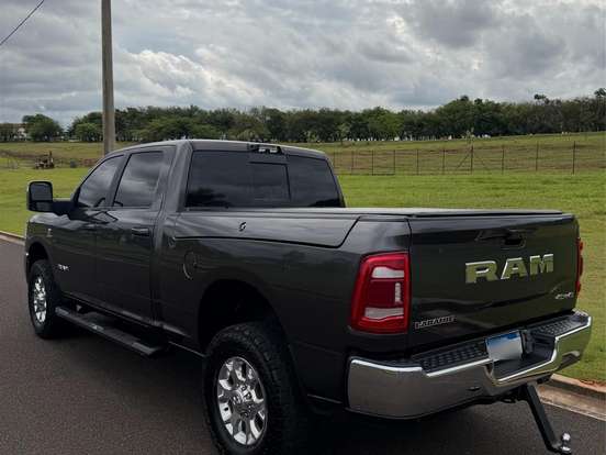 RAM-2500-6.7 I6 TURBO DIESEL LARAMIE CD 4X4 AUTOMÁTICO RAM-2500-2023