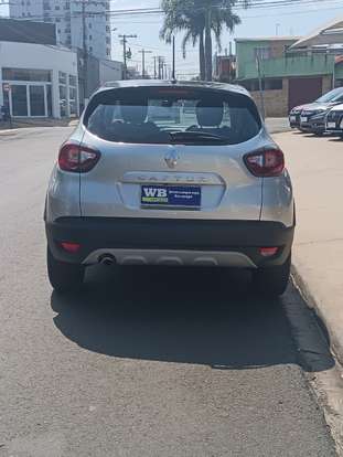 RENAULT-CAPTUR-2021