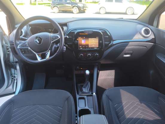 RENAULT-CAPTUR-2021