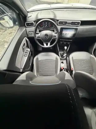 RENAULT-DUSTER-2023