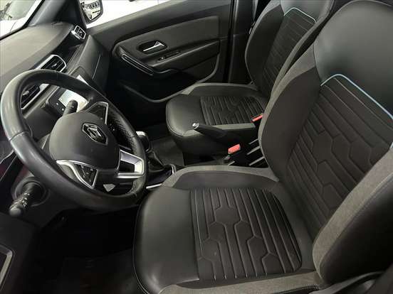 RENAULT-DUSTER-2023