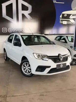 RENAULT-LOGAN-2023