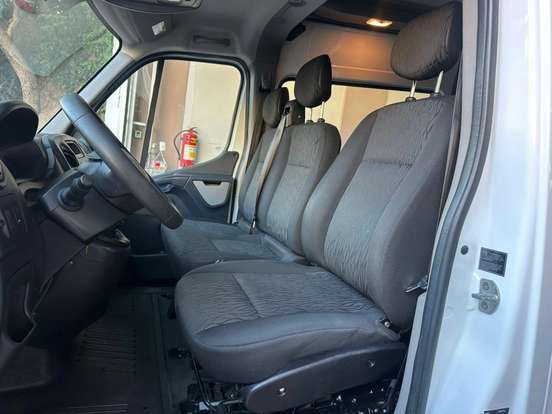 RENAULT-MASTER-2.3 DCI DIESEL MINIBUS EXECUTIVE 16L L3H2 3P MANUAL RENAULT-MASTER-2023
