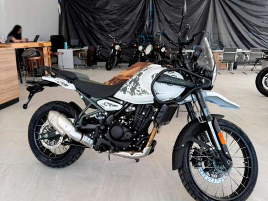 ROYAL ENFIELD-HIMALAYAN 450 KAMET WHITE ROYAL ENFIELD-HIMALAYAN 450 KAMET WHITE-2026