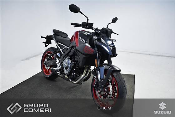 SUZUKI GSX-8S 