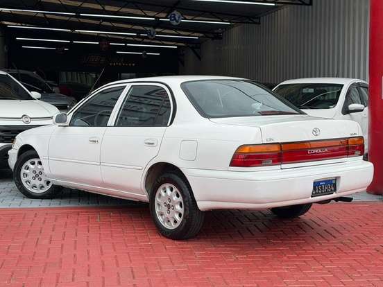 TOYOTA-COROLLA-1.6 DX 16V GASOLINA 4P AUTOMÁTICO TOYOTA-COROLLA-1995