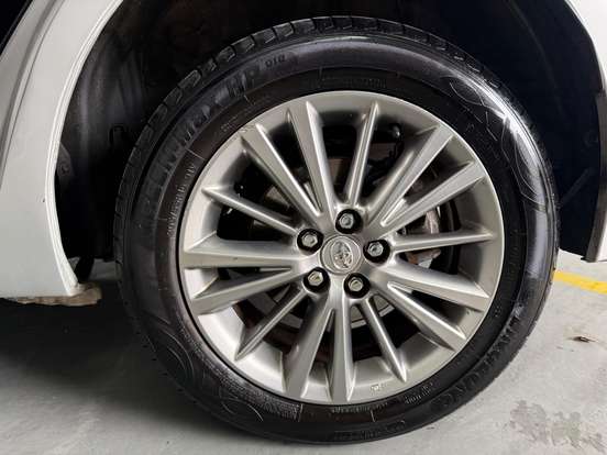 TOYOTA-COROLLA-2018