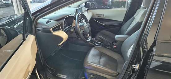 TOYOTA-COROLLA-2023