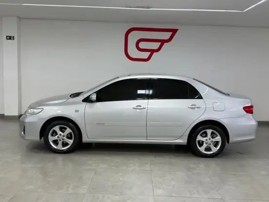 TOYOTA-COROLLA-2011