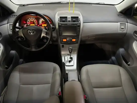 TOYOTA-COROLLA-2011