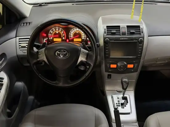 TOYOTA-COROLLA-2011