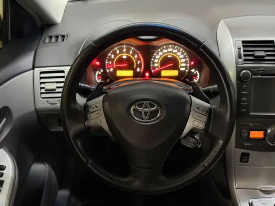TOYOTA-COROLLA-2011