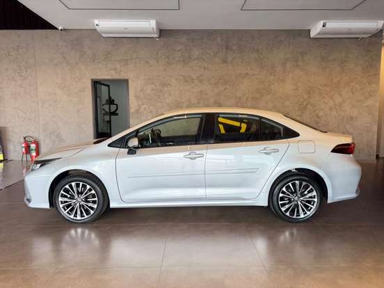 TOYOTA-COROLLA-2024