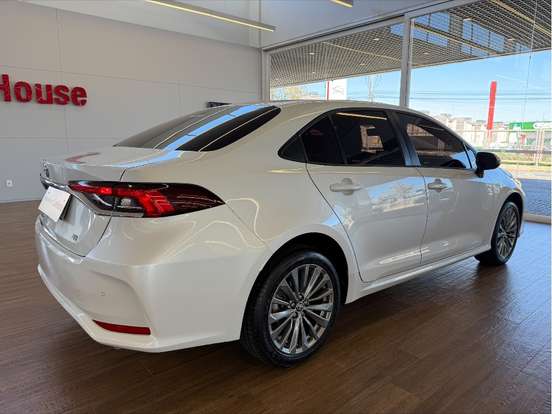 TOYOTA-COROLLA-2024