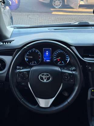 TOYOTA-COROLLA-2017