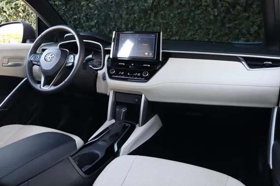 TOYOTA-COROLLA CROSS-2023