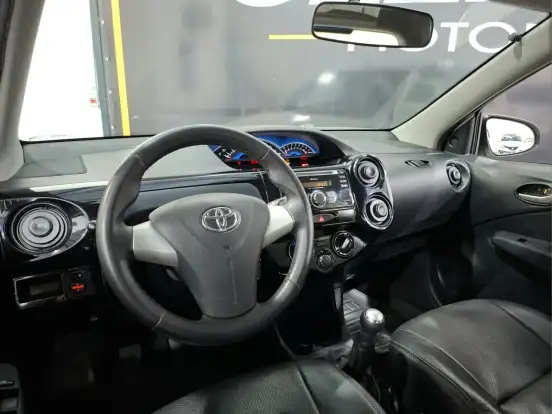 TOYOTA-ETIOS-2014